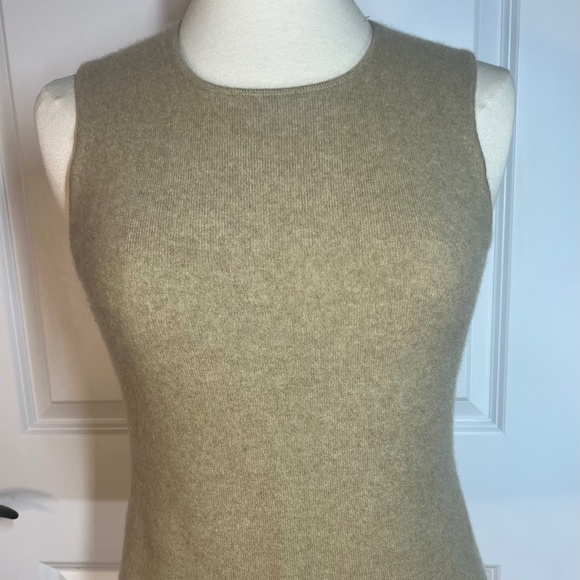 Banana Republic Cashmere Tops - NWOT Beautiful Banana Republic Cashmere Tank Tan and Cream Size M